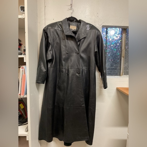 giovinezza moda by rocoo Jackets & Blazers - Vintage Giovinezza Moda by Rocco Leather Trench Black Coat Size Small